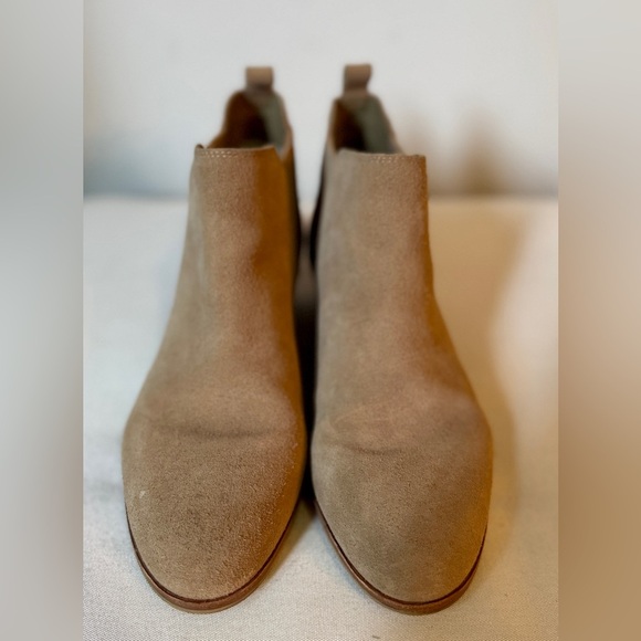 Michael Kors Tan Ankle Booties Suede Minimalist Design - Picture 1 of 6